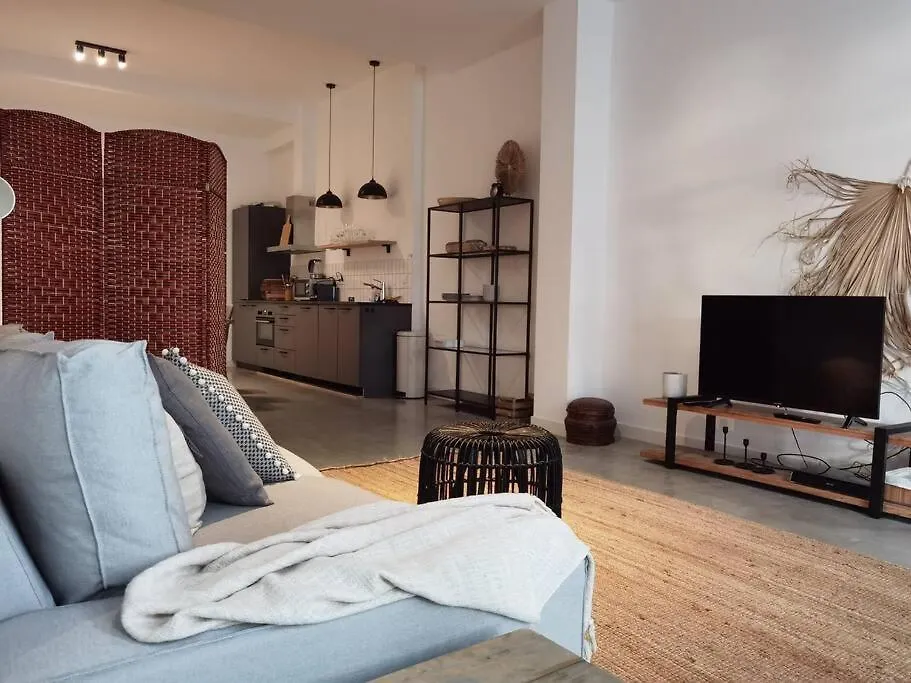 Lovely 2 Bedroom Serviced Apartment In Rotterdam Netherlands