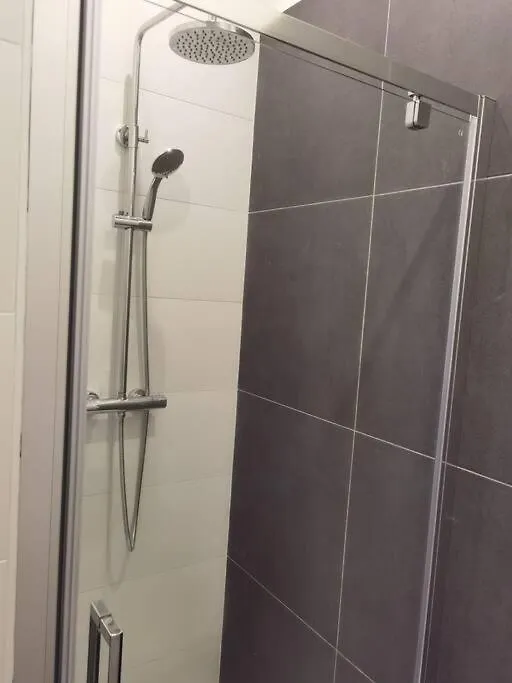 Lovely 2 Bedroom Serviced Apartment In Rotterdam