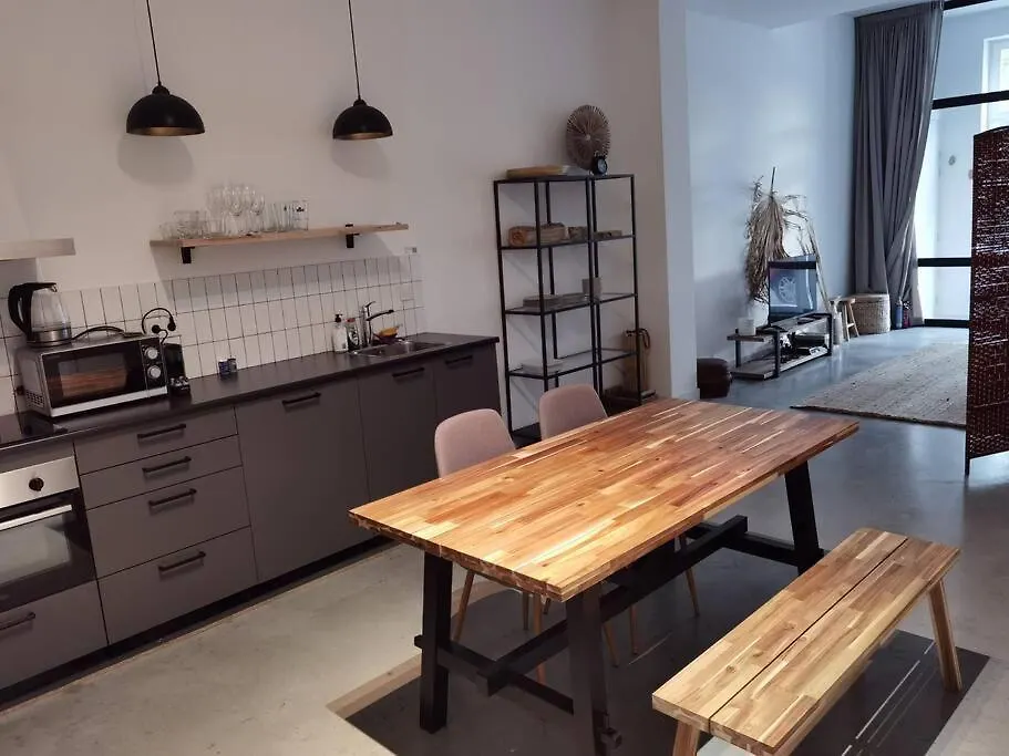 Lovely 2 Bedroom Serviced Apartment In Ρότερνταμ